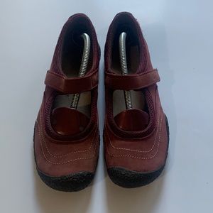 Keen Womens maryjane burgundy shoes• size 8